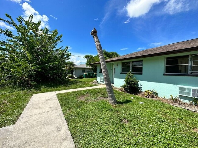 Building Photo - 3403 Palm Dr