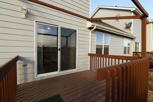 Building Photo - Beautifully Renovated Town home in Eaton.