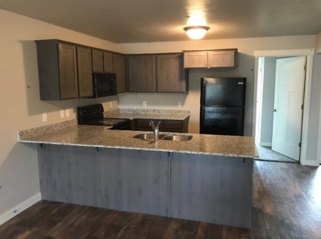 Building Photo - Lyman Triplex
