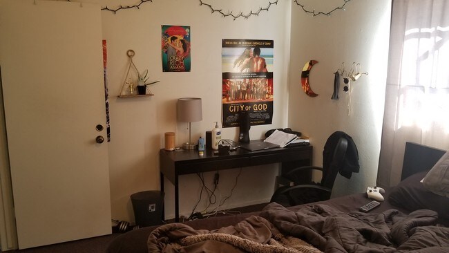 Building Photo - 1347 N Alvarado St