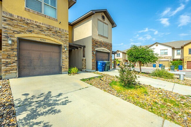 Building Photo - 5720 Montevista Dr