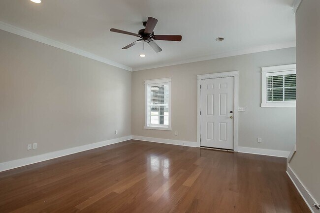 Building Photo - The Grove