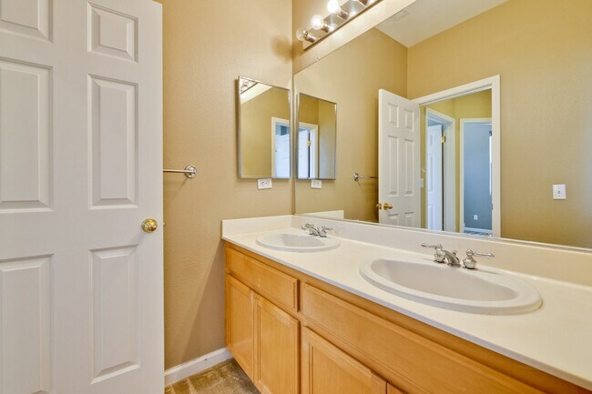 Building Photo - 443 Farrel Ct
