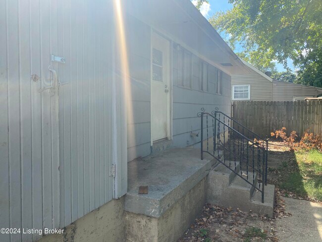 Building Photo - 2711 Gardiner Ln