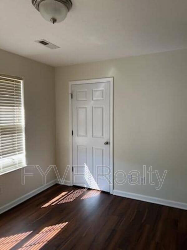 Building Photo - 2426 Middlebrook Ridge Ln