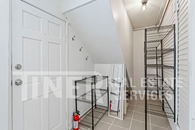 Building Photo - 1508 E Street-