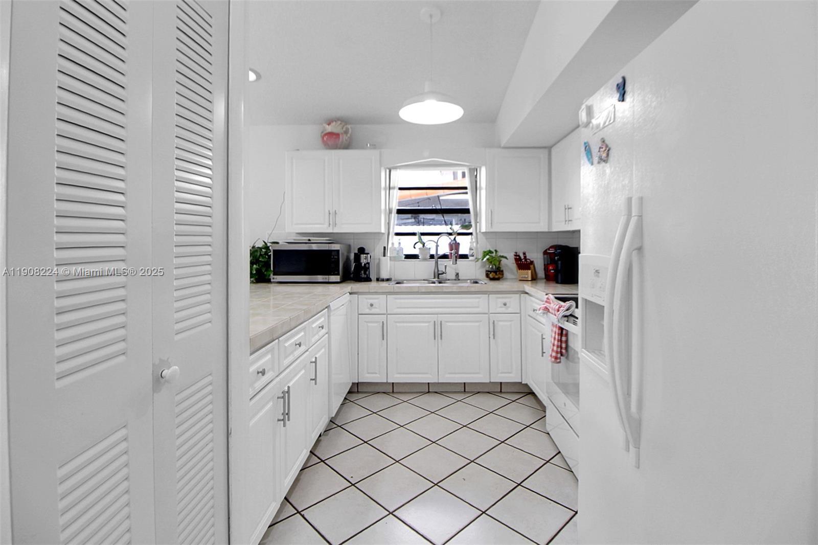 Building Photo - 13625 SW 99th Ter