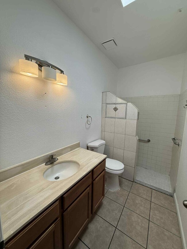 Building Photo - 8141 E Daniella Cir