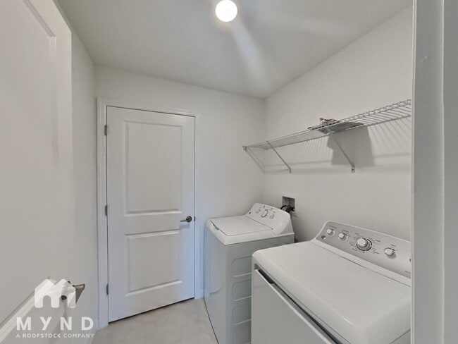 Building Photo - 32063 Pop Ash Pl
