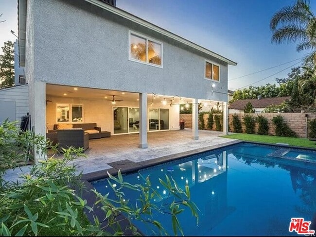 Building Photo - 6140 Rhodes Ave