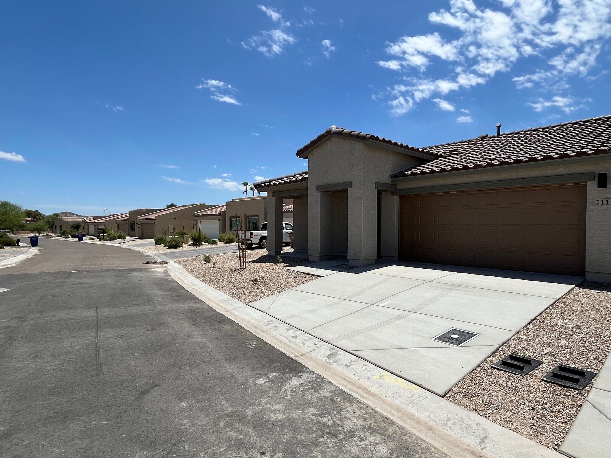 Building Photo - 711 Dylan Ct