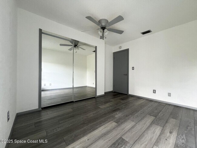 Building Photo - 1225 N Wickham Rd