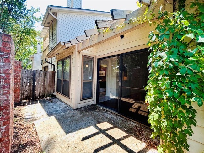Building Photo - 3801 Menchaca Rd