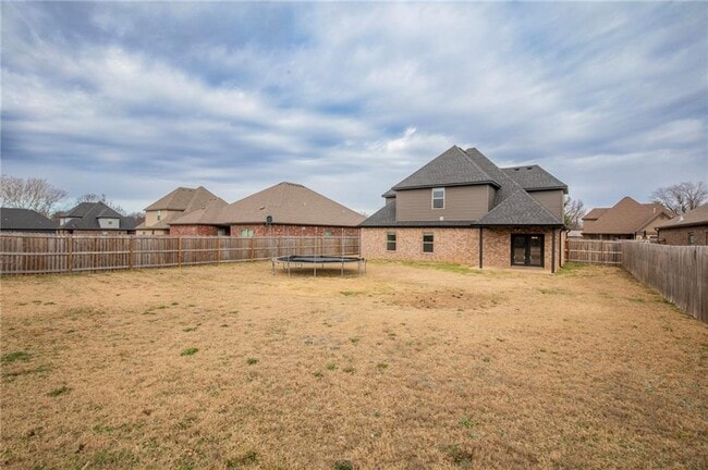 Building Photo - 337 Ryder St