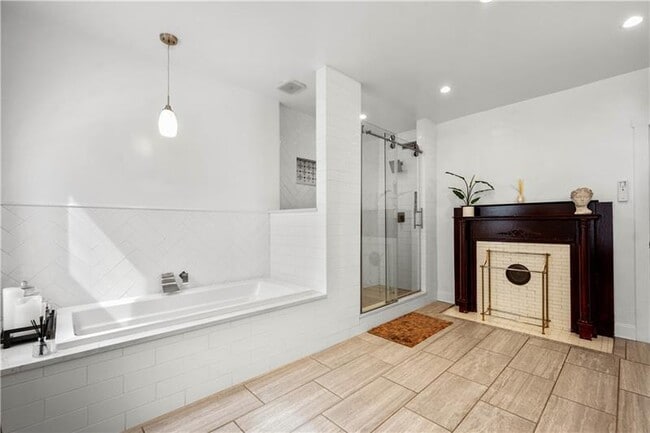 Building Photo - 1207 Linden Pl