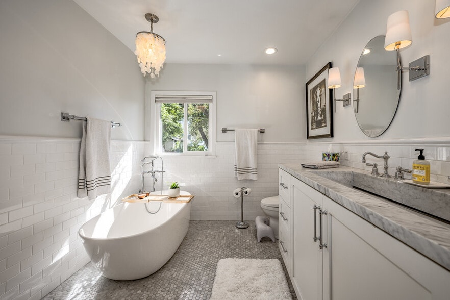 Building Photo - 2152 Grand Oaks Ave