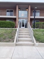 Building Photo - 437 College Ave