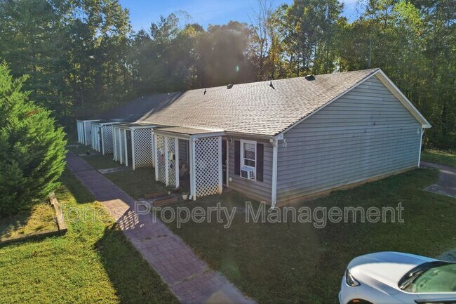 Building Photo - 120 W 52 Bypass