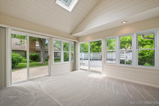 Building Photo - 30 Crofton Ct