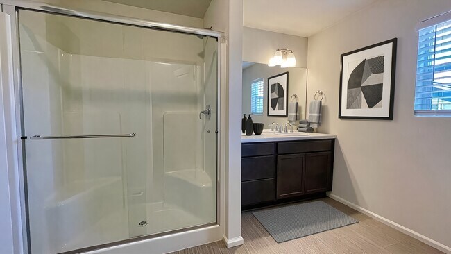 Building Photo - Spacious Tumwater home with a rare downstairs bedroom and a full bathroom!