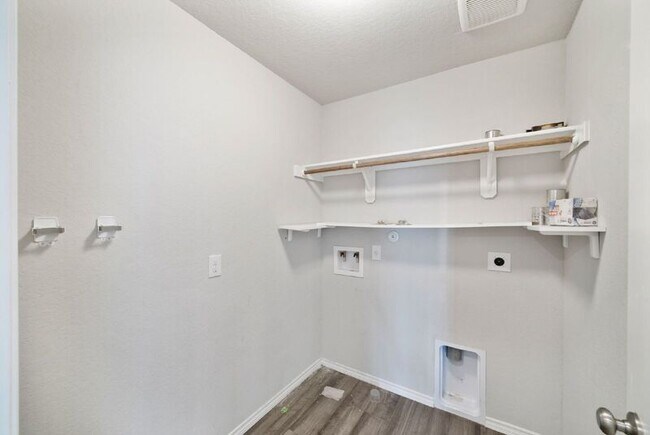 Building Photo - 8511 Lamus Wheel