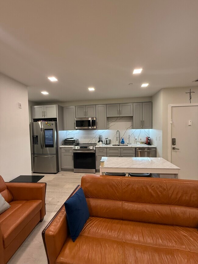 Building Photo - 1355 Bryant St NE