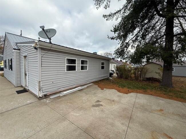 Building Photo - 1139 W 36th St