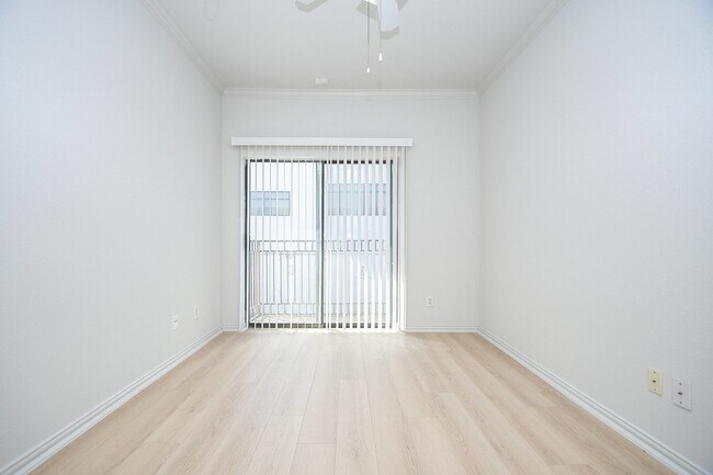 Building Photo - 9400 Bellaire Blvd