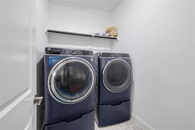 Building Photo - 1921 Bristol St