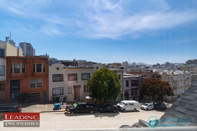 Building Photo - Russian Hill: Sunny Single Family Home w/ ...