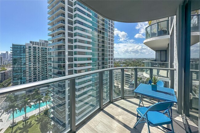 Building Photo - 121 NE 34th St