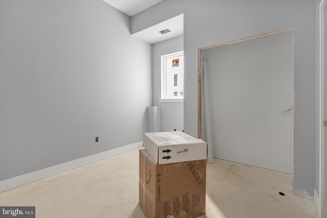 Building Photo - 2119 N Front St