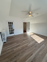 Building Photo - 260 Webster St