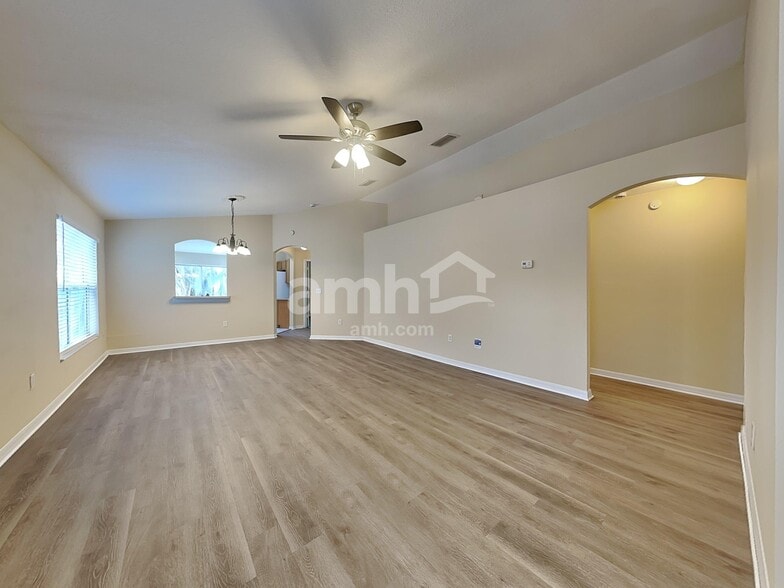 Building Photo - 10234 Perthshire Cir