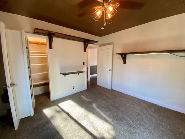 Building Photo - $2,050 Charming 2 Bedroom Home with beauti...