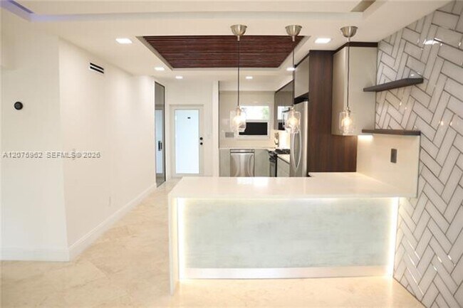 Building Photo - 13105 Ixora Ct