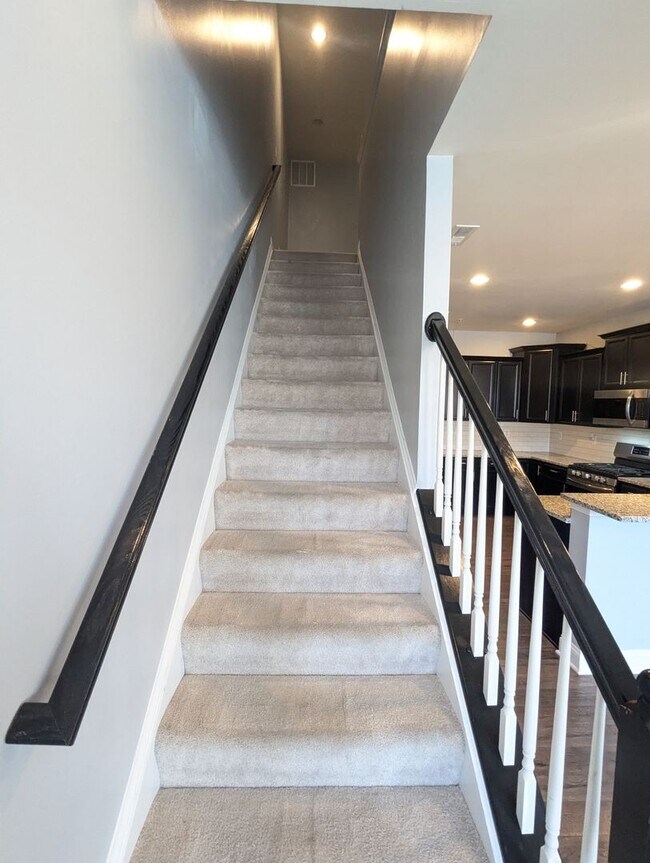 Building Photo - Ground level (two story) Condo in Westview South Community available early April!