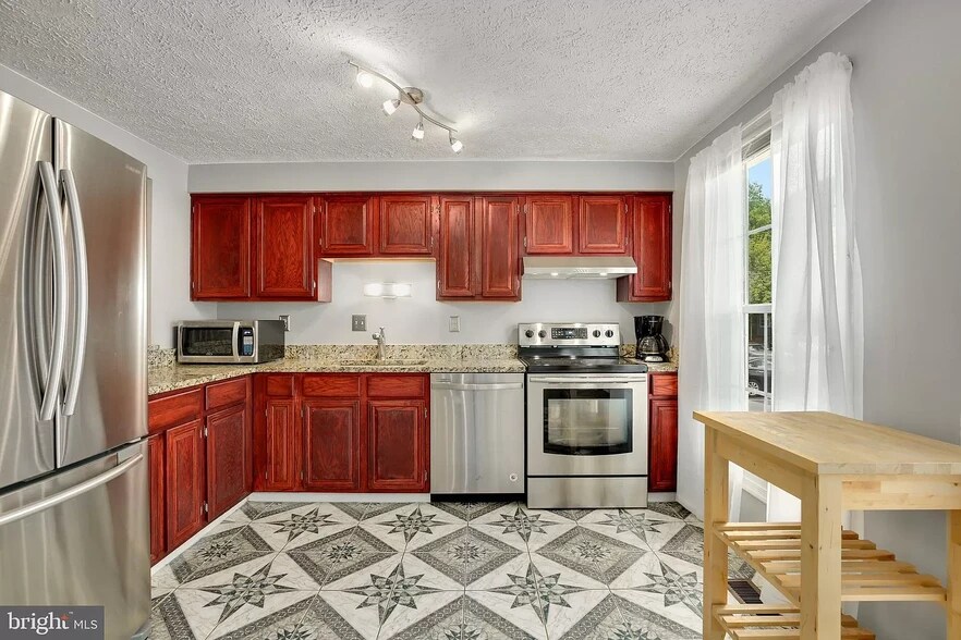 Kitchen - 12504 Timber Hollow Pl