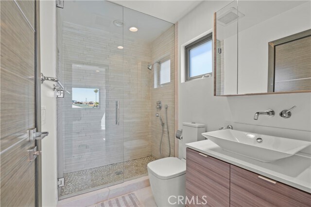 Building Photo - 816 W Oceanfront