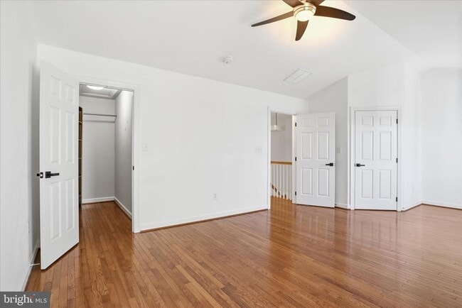 Building Photo - 4550 Fair Valley Dr