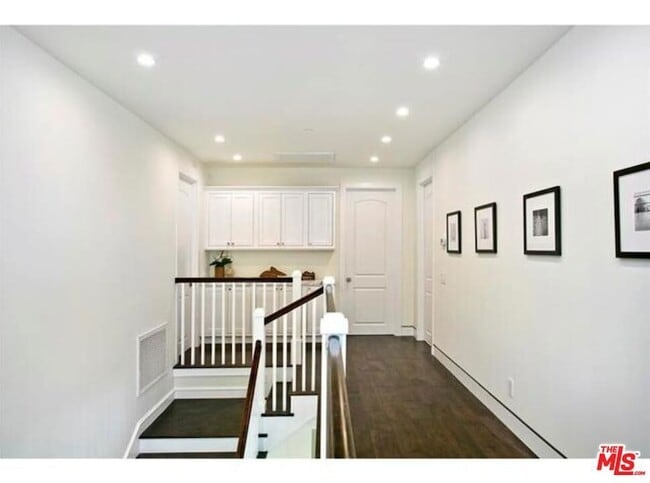 Building Photo - 2931 Military Ave