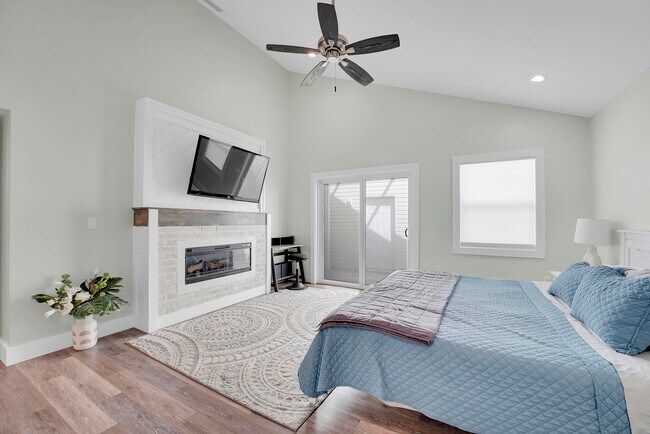 Building Photo - 600 Xanadu Pl