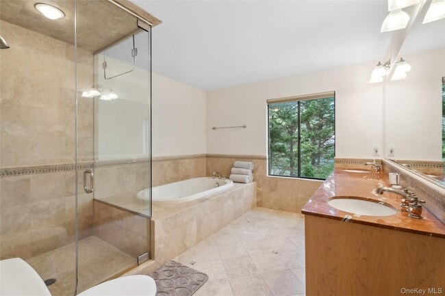 Building Photo - 26 Woodland Way