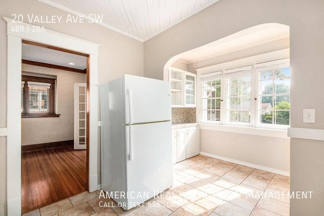 Building Photo - 20 Valley Ave SW