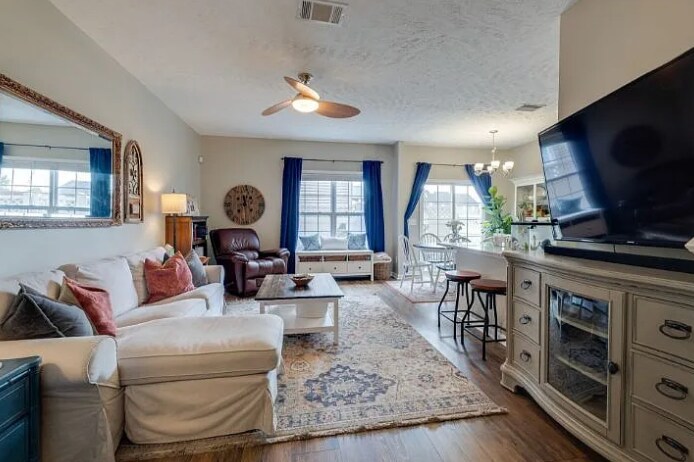 Building Photo - 8430 Charbay Cir