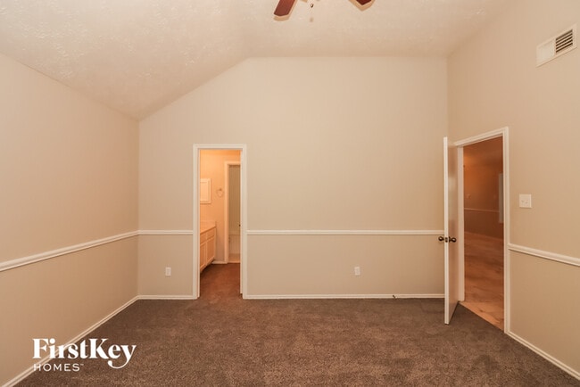 Building Photo - 12314 Meadow Ridge Dr