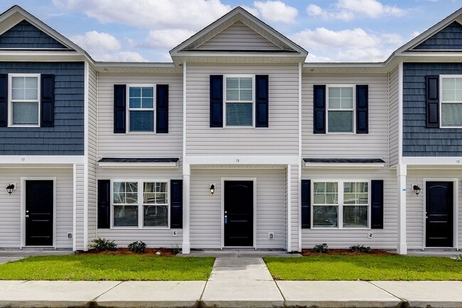 Building Photo - 3 Bed 2.5 Bath TOWNHOMES with MOVE-IN-SPECIALS!!