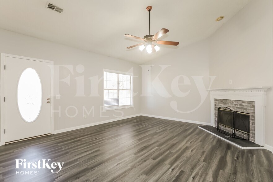 Building Photo - 723 Ridgetop Rd