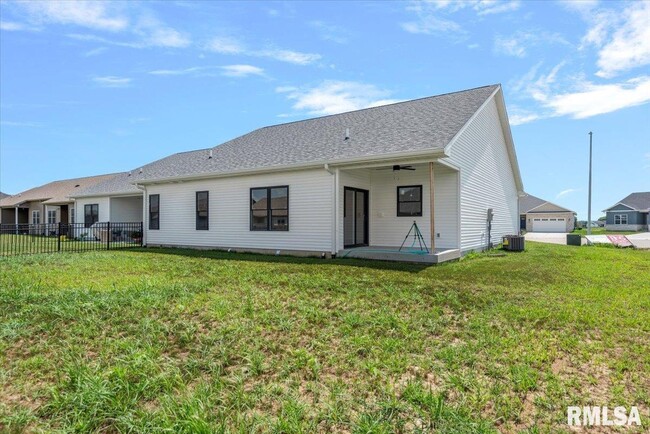 Building Photo - 4621 Eugene Ct