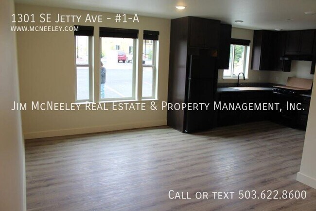 Building Photo - 1301 SE Jetty Ave